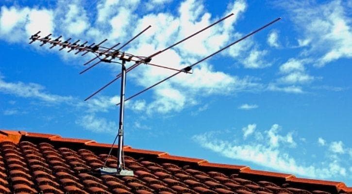 Rozwiązania DVB-T2 HEVC dla hoteli — stacja czołowa, enkoder HDMI i dekodery jako alternatywy dla wymiany telewizorów hotelowych